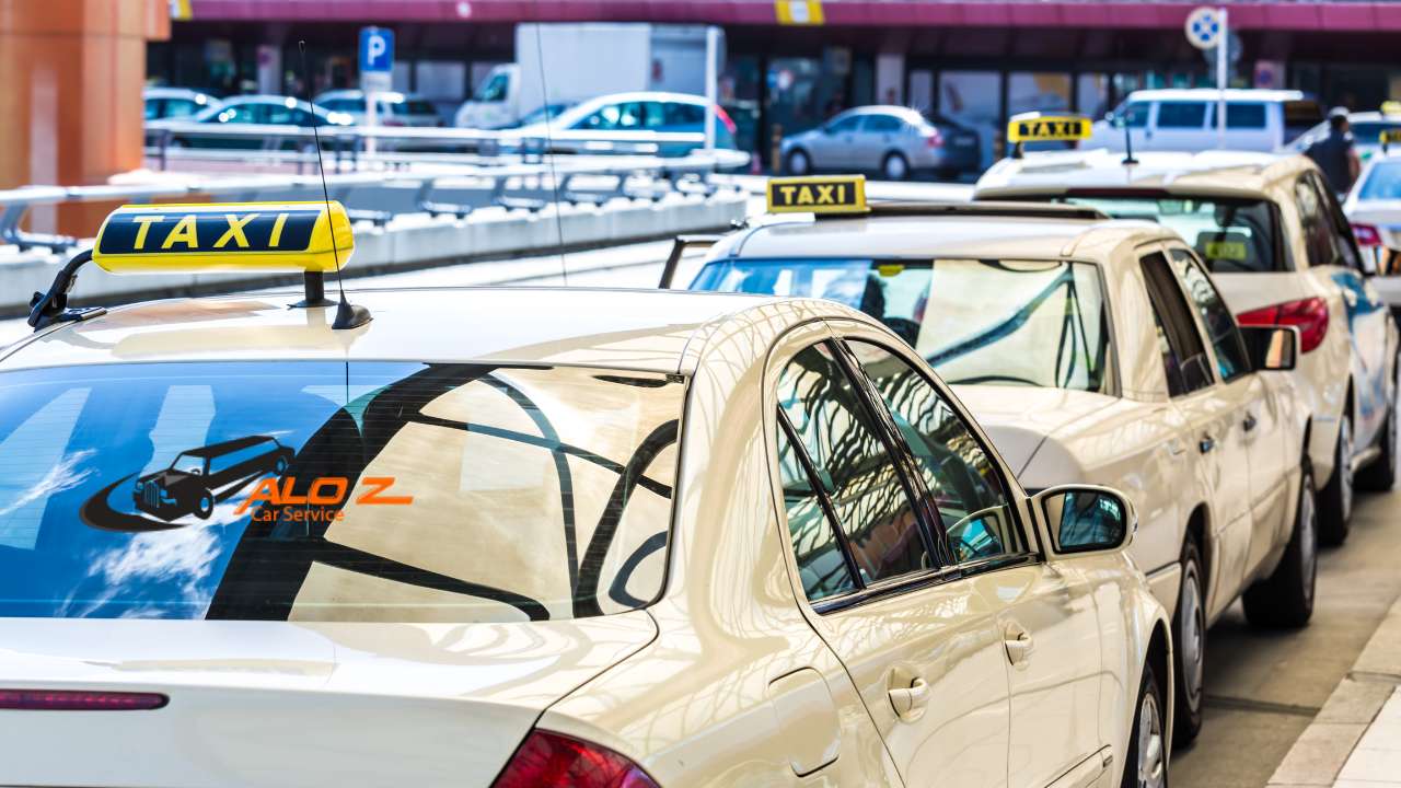 Reliable and Luxurious JFK Limo Service for Stress-Free Airport Transfers 2025